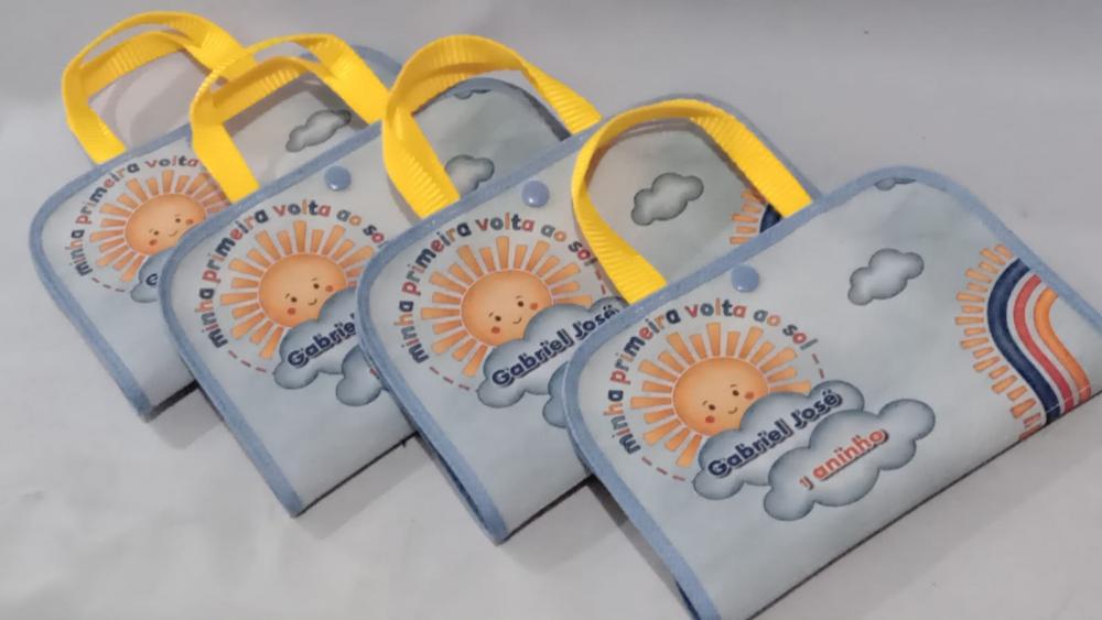 Lembrancinha Minha Primeira Volta ao Sol _ Lousa de Tecido
