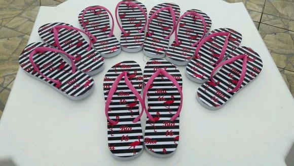 chinelo flamingo
