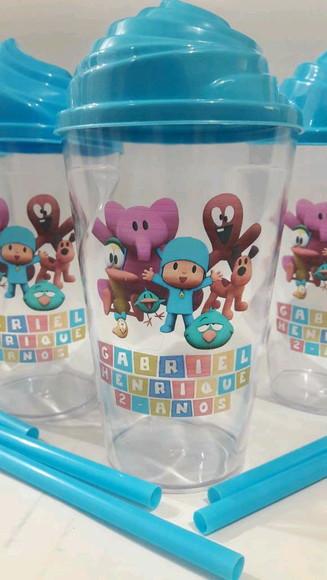 Copo com canudo pocoyo