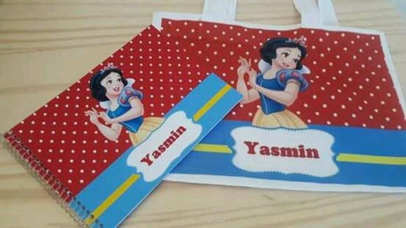 Lembrancinha branca de neve - caderneta