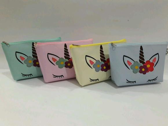 Necessarie Unicornio
