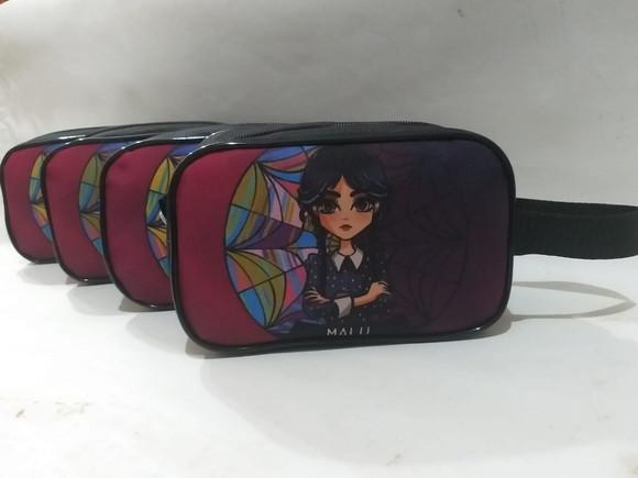 Necessarie Wandinha_ Família Adams