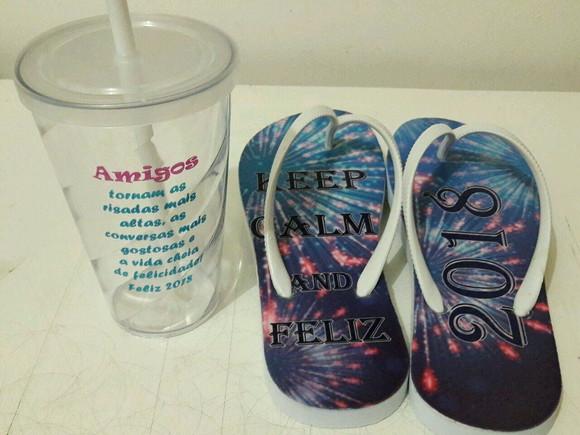 Presente personalizado - Chinelo + copo personalizado