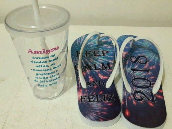 Presente personalizado - Chinelo + copo personalizado
