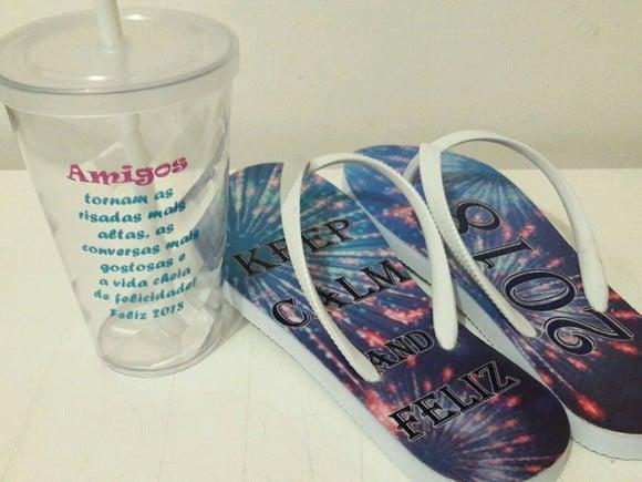 Presente personalizado - Chinelo + copo personalizado