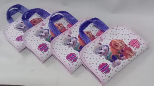 Lembrancinha skye - lousa de tecido