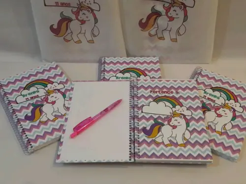 caderno personalizado e caneta