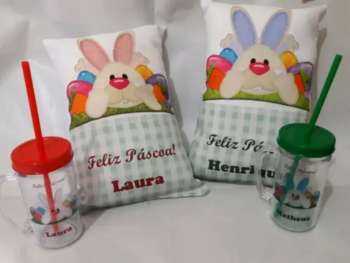KIT PASCOA_ ALMOFADA COM COPO CANUDO