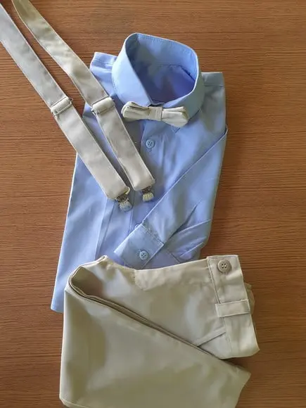 Camisa Azul Bebe com Calça e Kit Suspensorio com Gravata