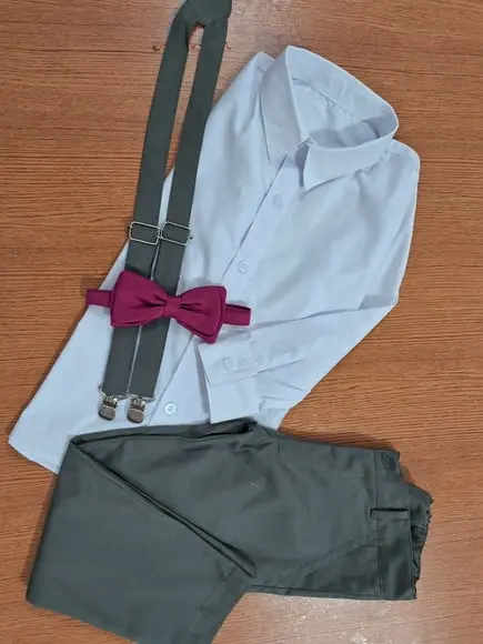 Roupa Pajem Calca Cinza e Gravata Fuscia