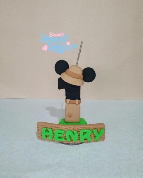 Vela em Biscuit Personalizada Mickey Safari