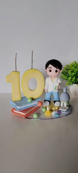 Topo de Bolo em Biscuit Cientista Personalizado
