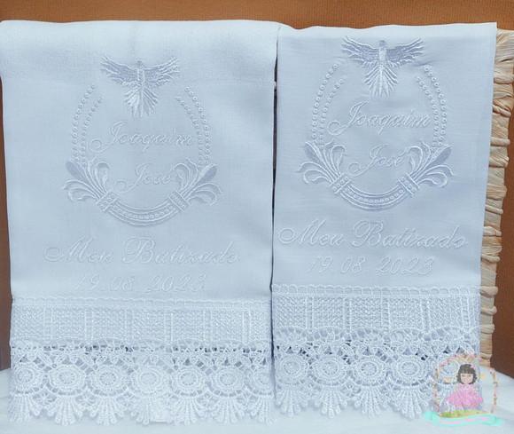Kit Toalha e Fralda Batizado Delicada Bordada