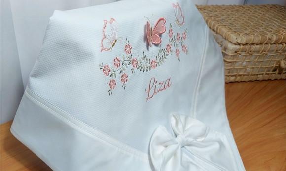 Manta de Bebê em Piquet Lisa Luxo Floral Rosé Borboleta