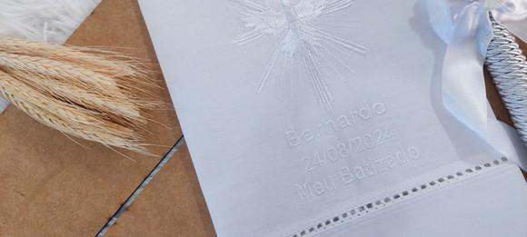 Toalha Batizado Divino Espírito Santo Bordado Branco