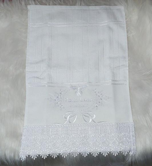 Toalha Batizado Floral Espírito Santo Bordado Branco