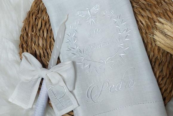 Toalha Batizado Linho Espírito Santo Delicado + Vela