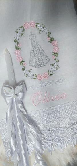 Toalha Batizado Linho Nossa Senhora Delicado + Vela