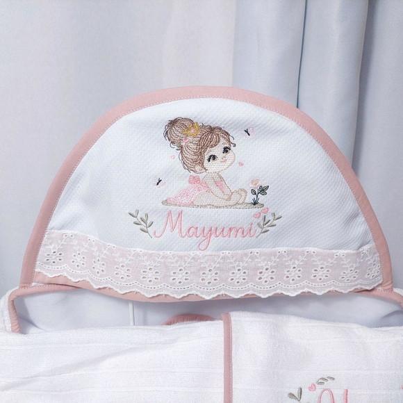 Toalha com Capuz Premium Luxo Menina Bonequinha Bordado