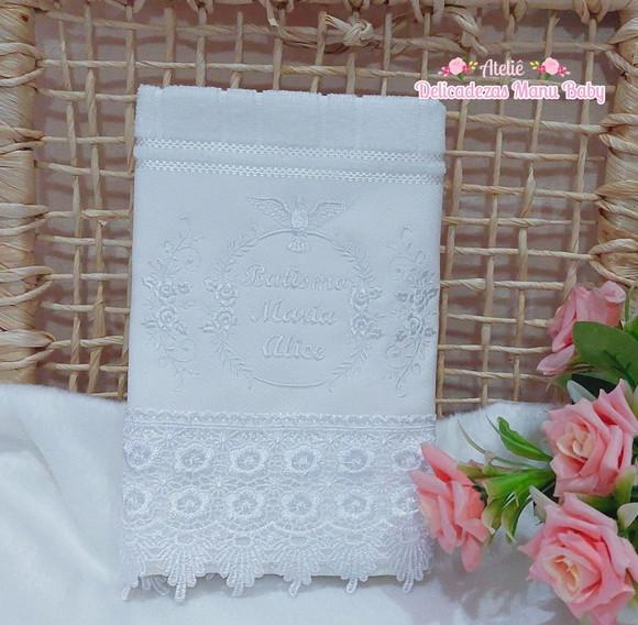 Toalha para Batizado Espírito Santo Floral Branco