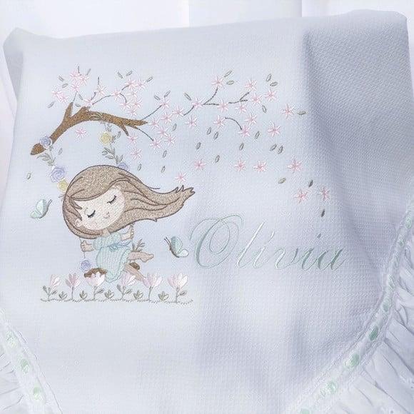 Manta Piquet Luxo com Bordado Inglês Bebê Floral Boneca