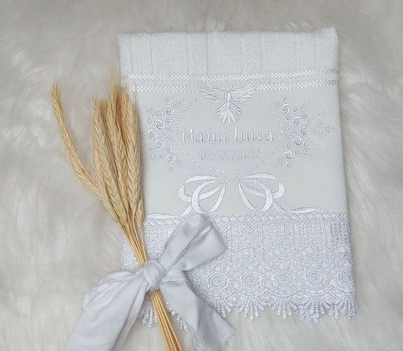 Toalha Batizado Floral Espírito Santo Bordado Branco