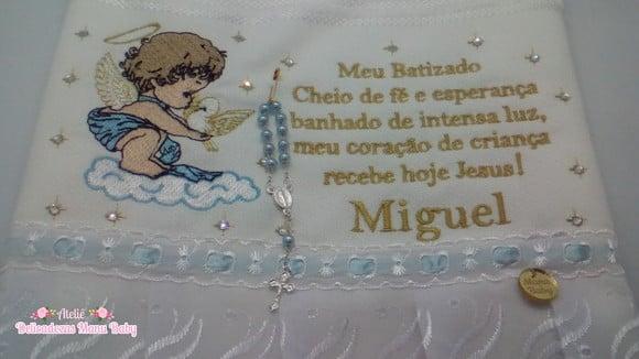 Toalha bordada batizado