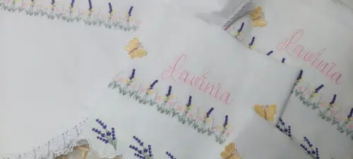 Kit Cueiro 400 Fios e Fraldas Barra Bordada Floral Lavanda