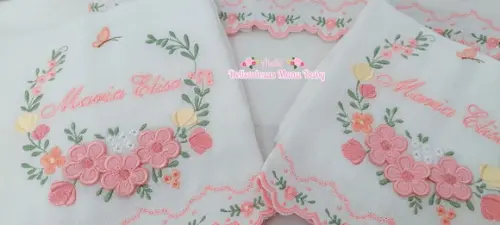 Kit Cueiro 400 Fios e Fraldas Barra Bordada Floral Rosé