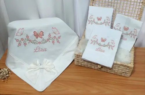Kit Enxoval Bebê Manta Piquet Fraldas Floral Rosé Borboleta
