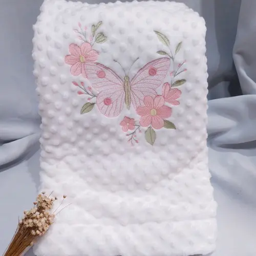 Kit Fraldas e Manta/ Cobertor Bordada para Bebês Floral