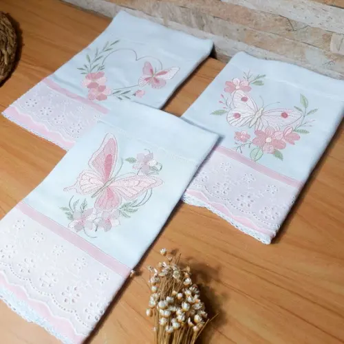 Kit Fraldas e Manta/ Cobertor Bordada para Bebês Floral