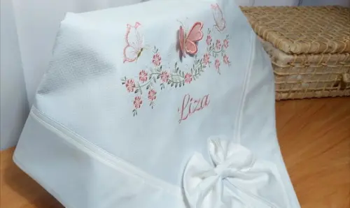 Manta de Bebê em Piquet Lisa Luxo Floral Rosé Borboleta