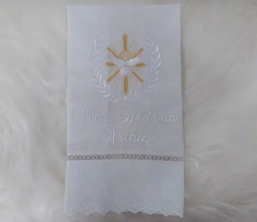 Toalha Batizado Divino Espírito Santo Delicado Bordado