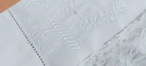 Toalha Batizado Espírito Santo Bordado + Vela Batizado