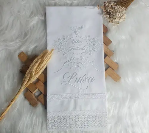 Toalha Batizado Floral Delicado Espírito Bordado