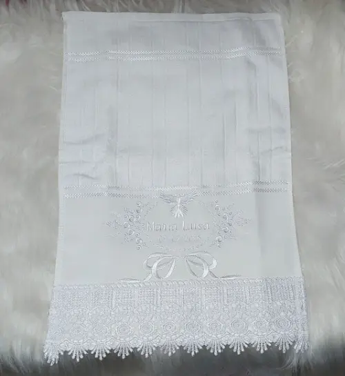 Toalha Batizado Floral Espírito Santo Bordado Branco