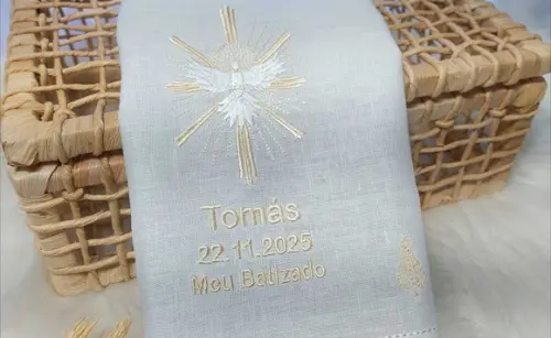 Toalha Batizado Linho Delicado Bordada