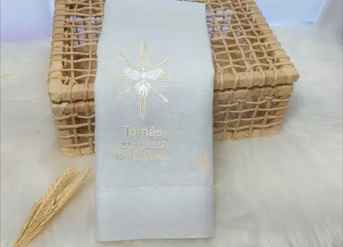Toalha Batizado Linho Delicado Bordada