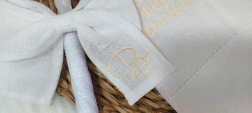 Toalha Batizado Linho Espírito Santo Delicado + Vela