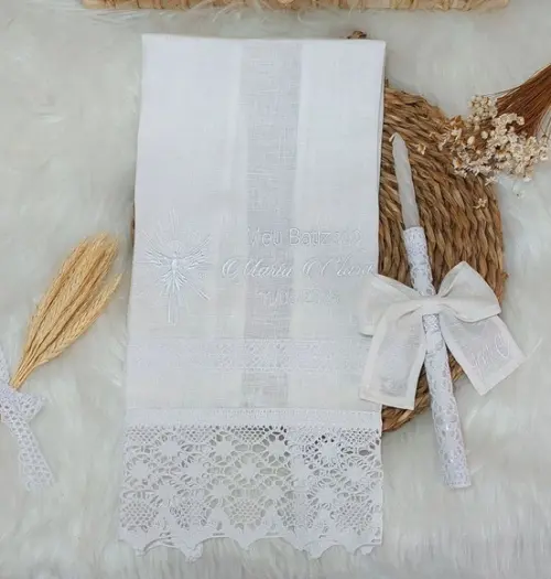 Toalha Batizado Linho Espírito Santo Delicado + Vela
