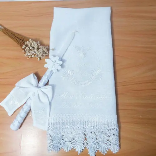 Toalha Batizado Linho Luxo Pomba Ramos + Vela Bordada