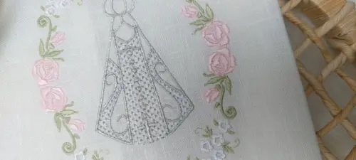 Toalha Linho Batizado Nossa Senhora Bordada