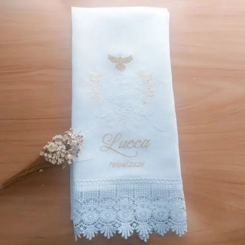 Toalha Linho Delicado Batizado Floral Pomba Bordado