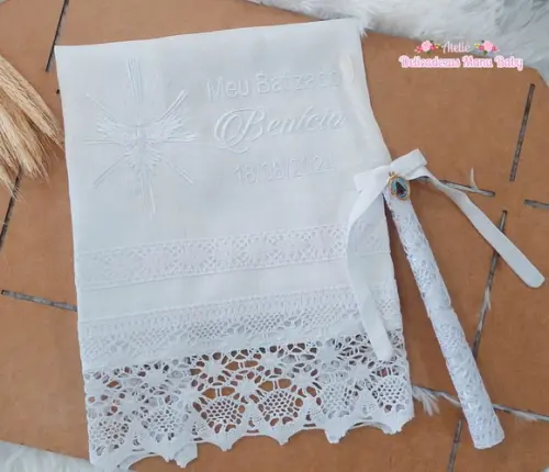 Toalha Linho Espírito Santo Nossa Senhora + Vela Batizado