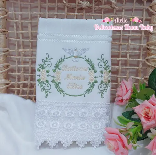 Toalha para Batizado Espírito Santo Floral Off White