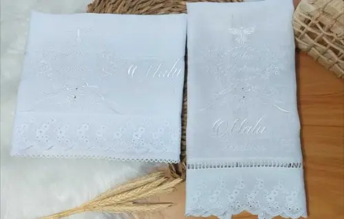 Kit Batizado: Toalha em Linho, Fralda e Vela Personalizada