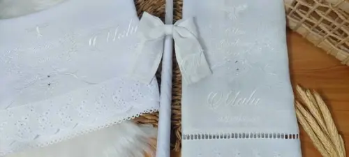 Kit Batizado: Toalha em Linho, Fralda e Vela Personalizada