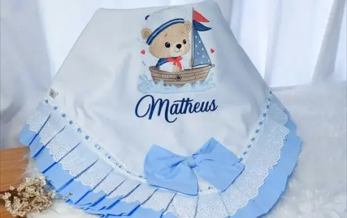 Manta Piquet com Babados Urso Marinheiro Luxo