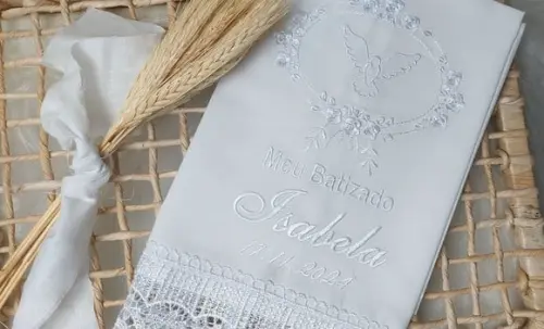 Toalha Batizado Espírito Santo Delicado Floral Bordado